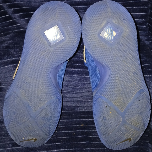 Nike Kyrie 3 'Duke',blue,blk,white,mens 12 used condition with some marks. - Picture 4 of 5